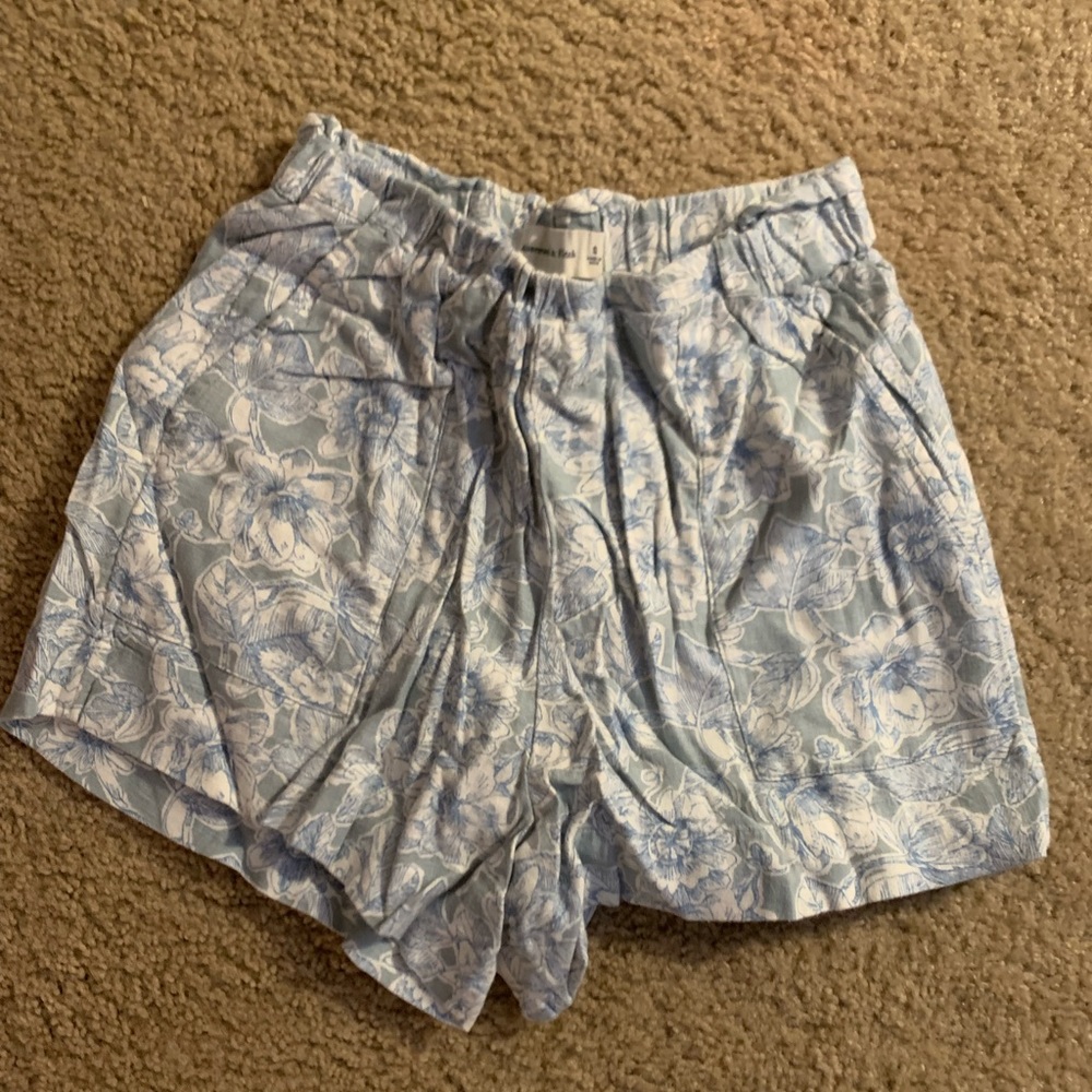 ABERCROMBIE AND FITCH SHORTS
